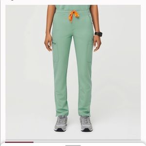Figs Yola skinny scrub pants in Jade MP